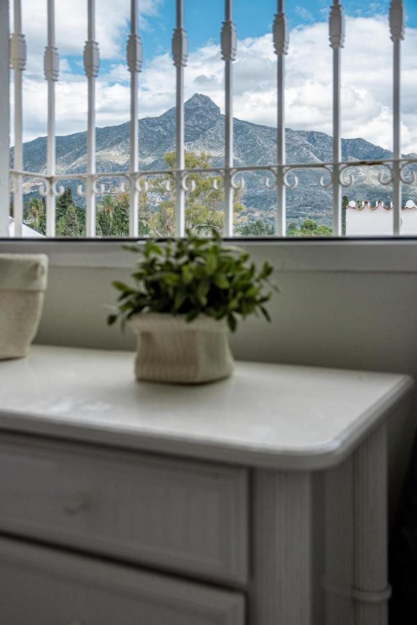 Fantastic 3 Bedroom Townhouse In Aloha Pueblo Close To The Golf Course And Has Amazing Mountain Views Marbella