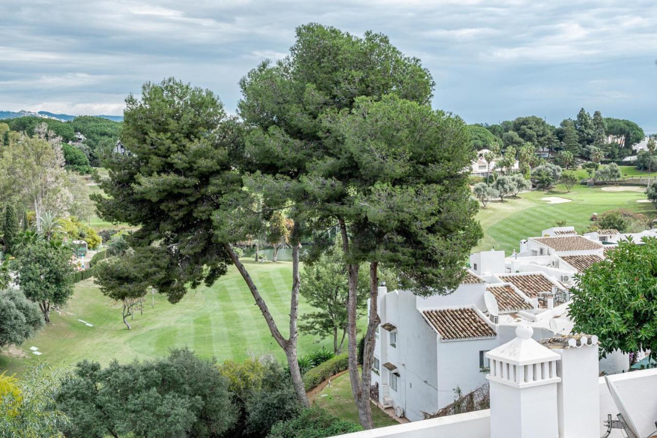Ferienhaus Fantastic 3 Bedroom Townhouse In Aloha Pueblo Close To The Golf Course And Has Amazing Mountain Views Marbella