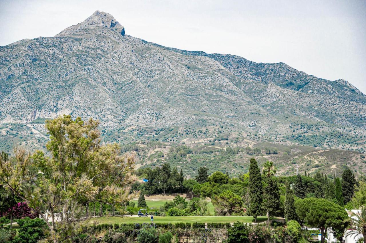 Fantastic 3 Bedroom Townhouse In Aloha Pueblo Close To The Golf Course And Has Amazing Mountain Views *